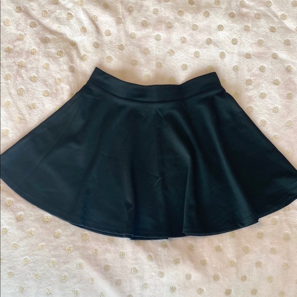 skater skirt | ambiance - Picture 2 of 4